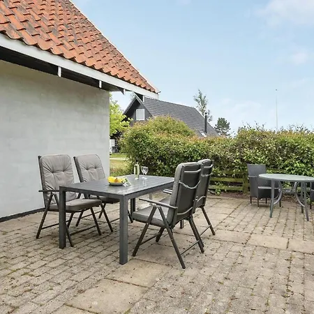 2 Bedroom Cozy In Sydals Skovby (Syddanmark)